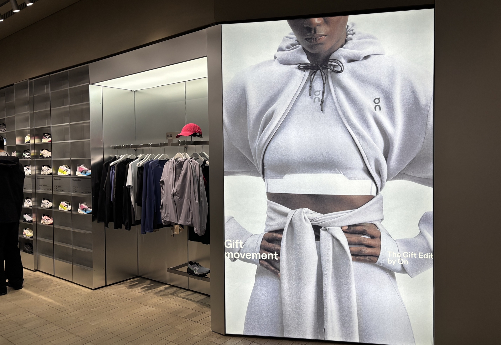 스위스 스포츠 브랜드 ‘온러닝’ 국내 1호 매장은 더현대서울 3-Image